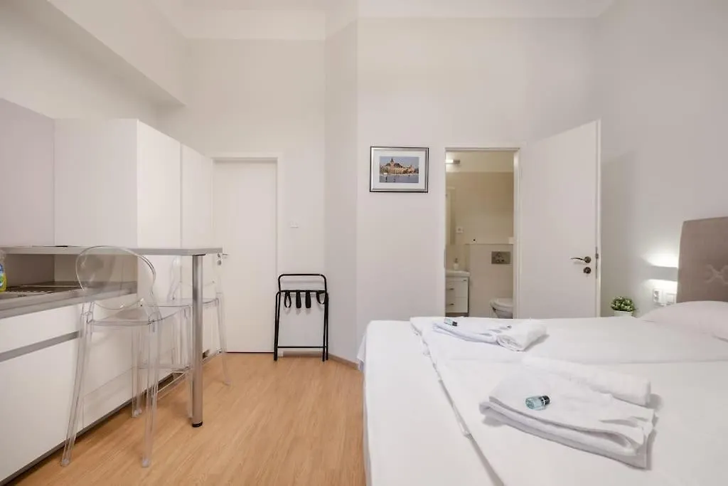 Klauzal Garden City Apartments- Studio K31 부다페스트 아파트